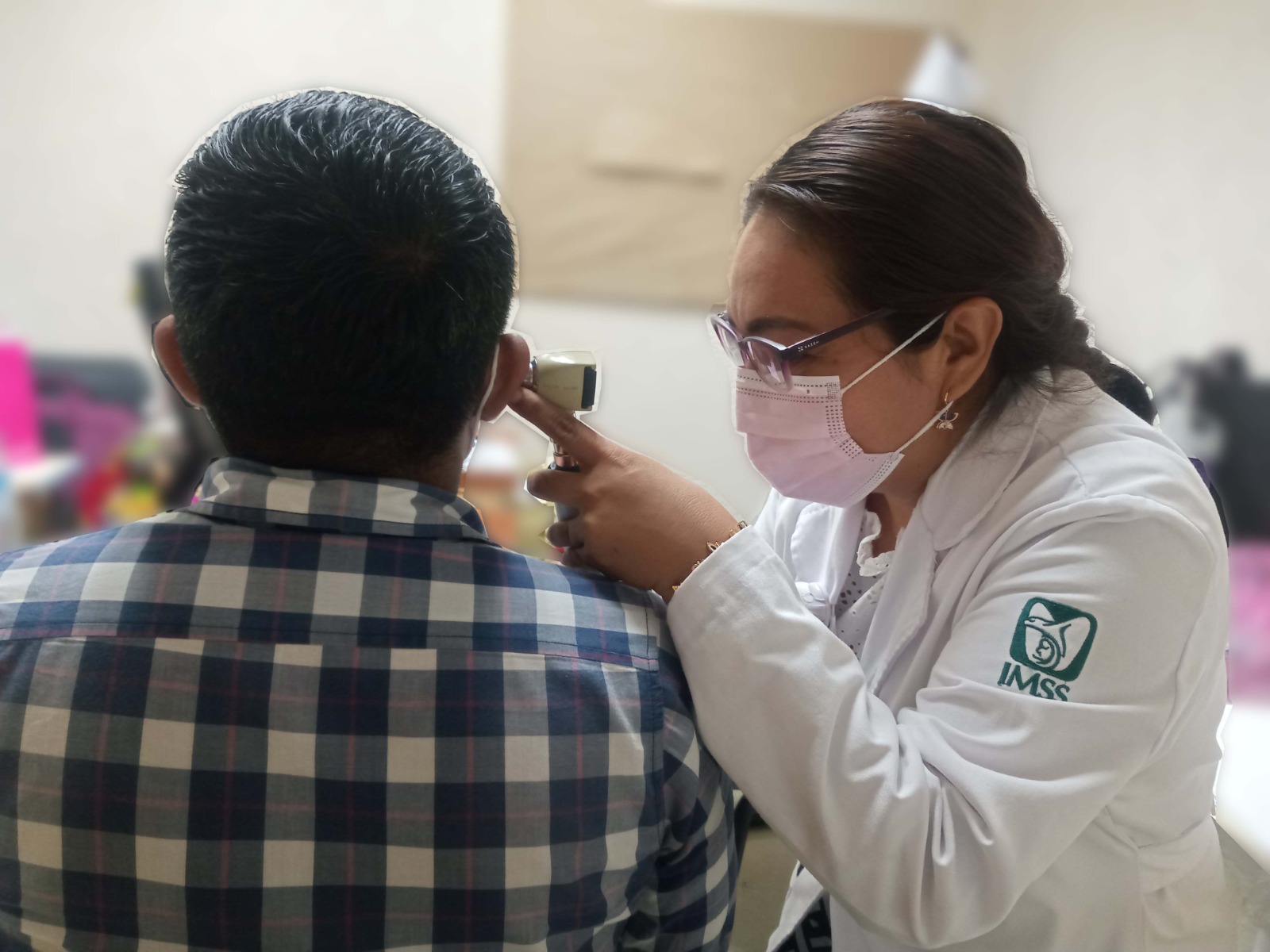 Recomienda IMSS prevenir a daños en nuestra audición