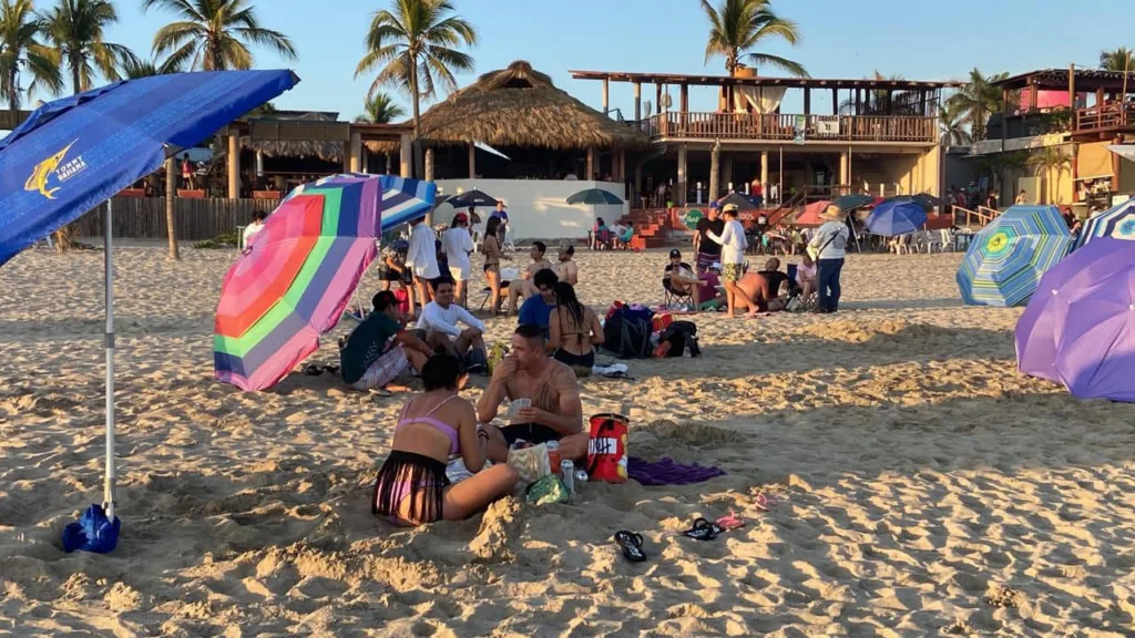 Visitantes ya no dejan su basura en zona de playa