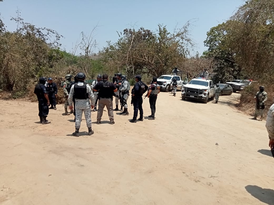 Atiende Policía Estatal llamado en Coyuca de Benítez