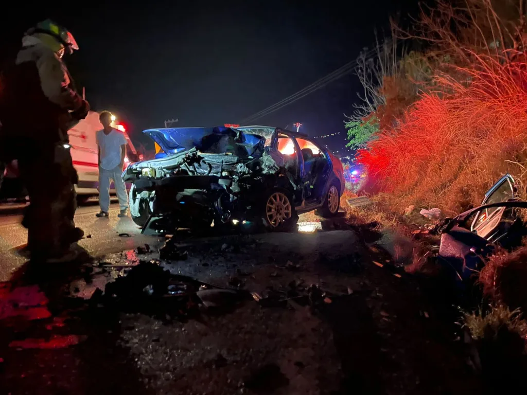 Dos lesionados en colisión de autos Jetta en Chilpancingo