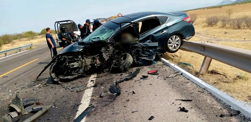 Trágico choque frontal en la Autopista siglo XXI  deja dos muertos y dos heridos