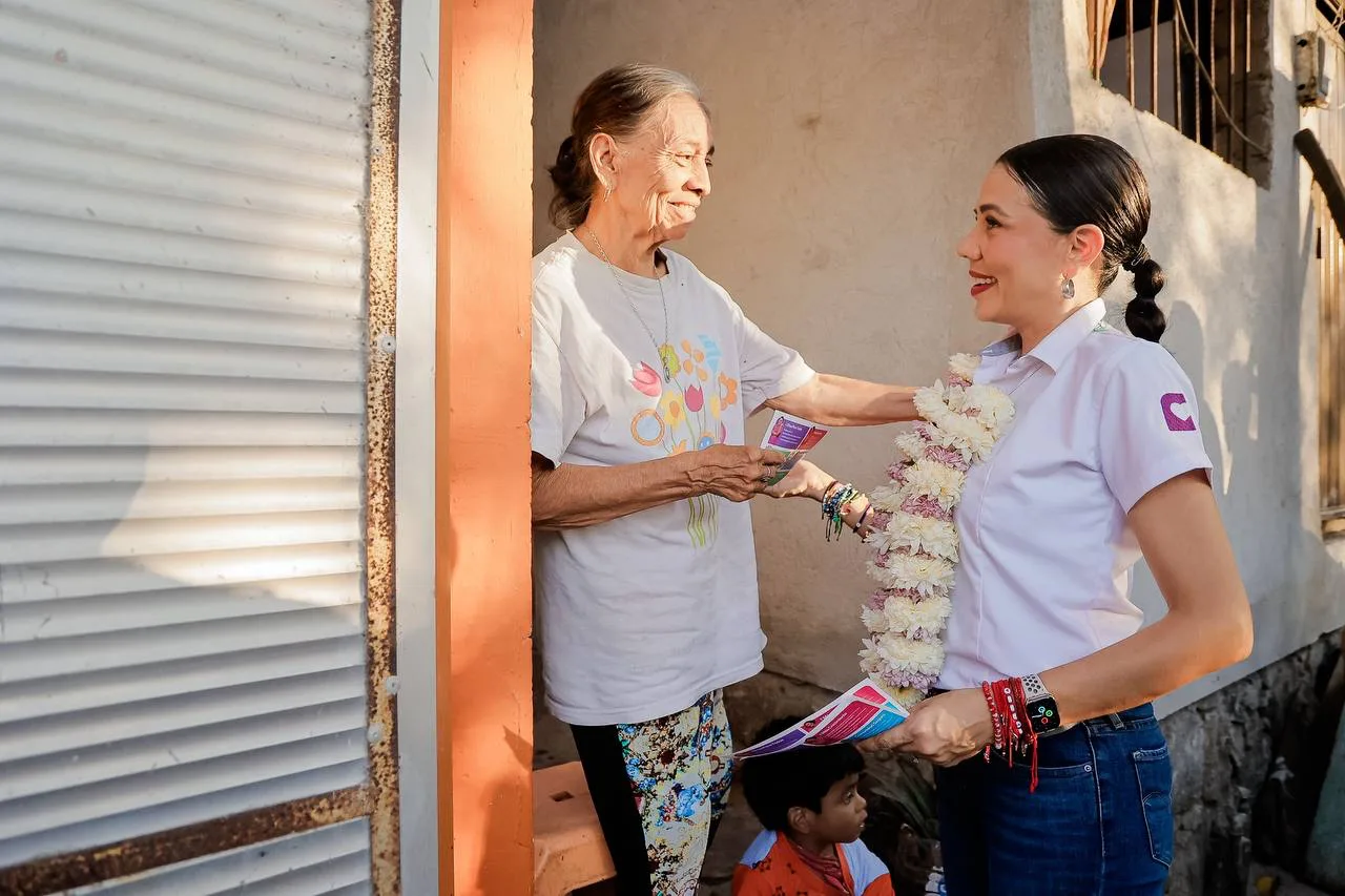 Liz Tapia se compromete a gestionar un nuevo Hospital para Zihuatanejo
