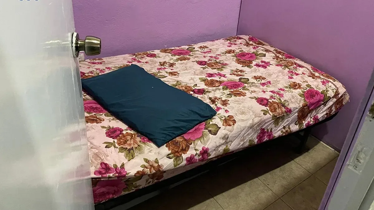 Rescatan a 5 mujeres en motel clandestino en la CDMX