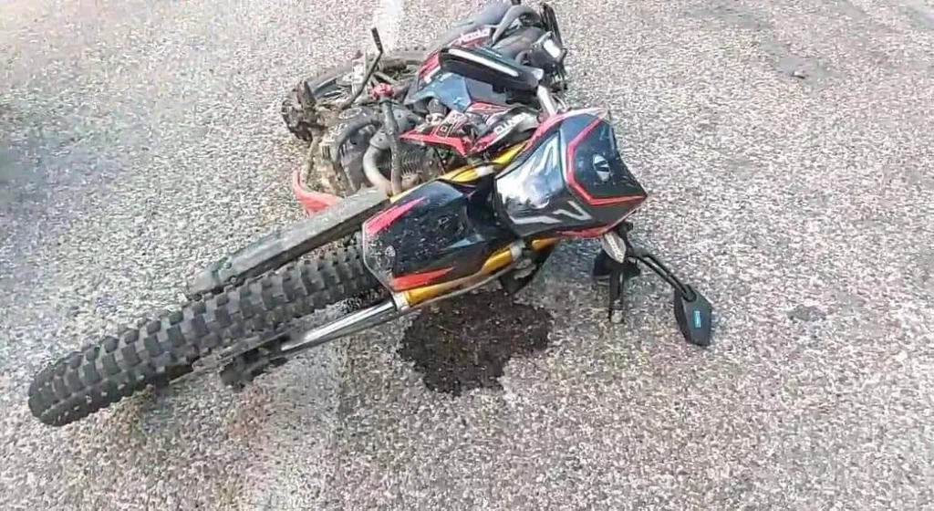 Derrapa ebrio en su motocicleta en Atoyac