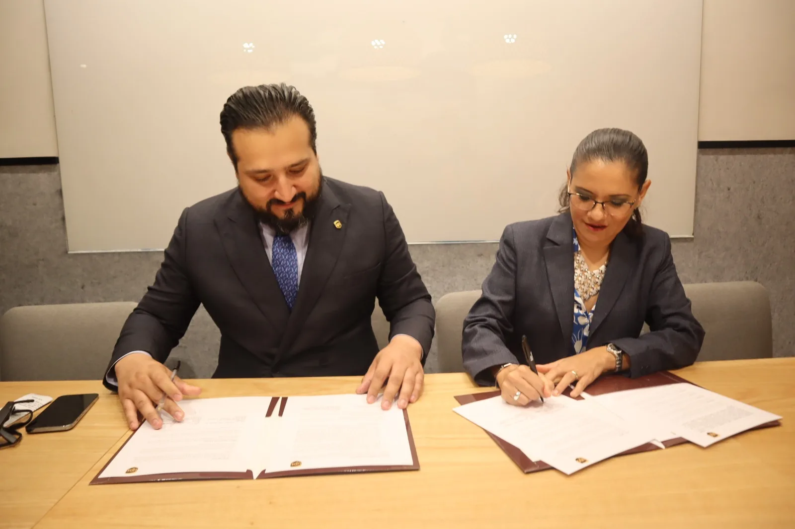La SEFODECO y UPS firmaron un convenio para capacitar a los Mipymes