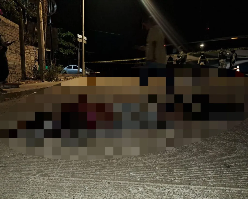 En Acapulco… Arrojan en la entrada de La Venta a una mujer ejecutada con torniquete en el cuello