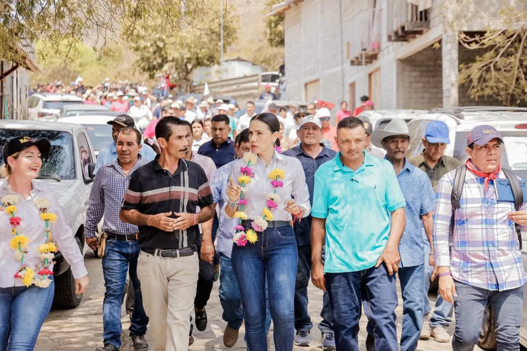 Une Liz Tapia a la Sierra de Zihuatanejo