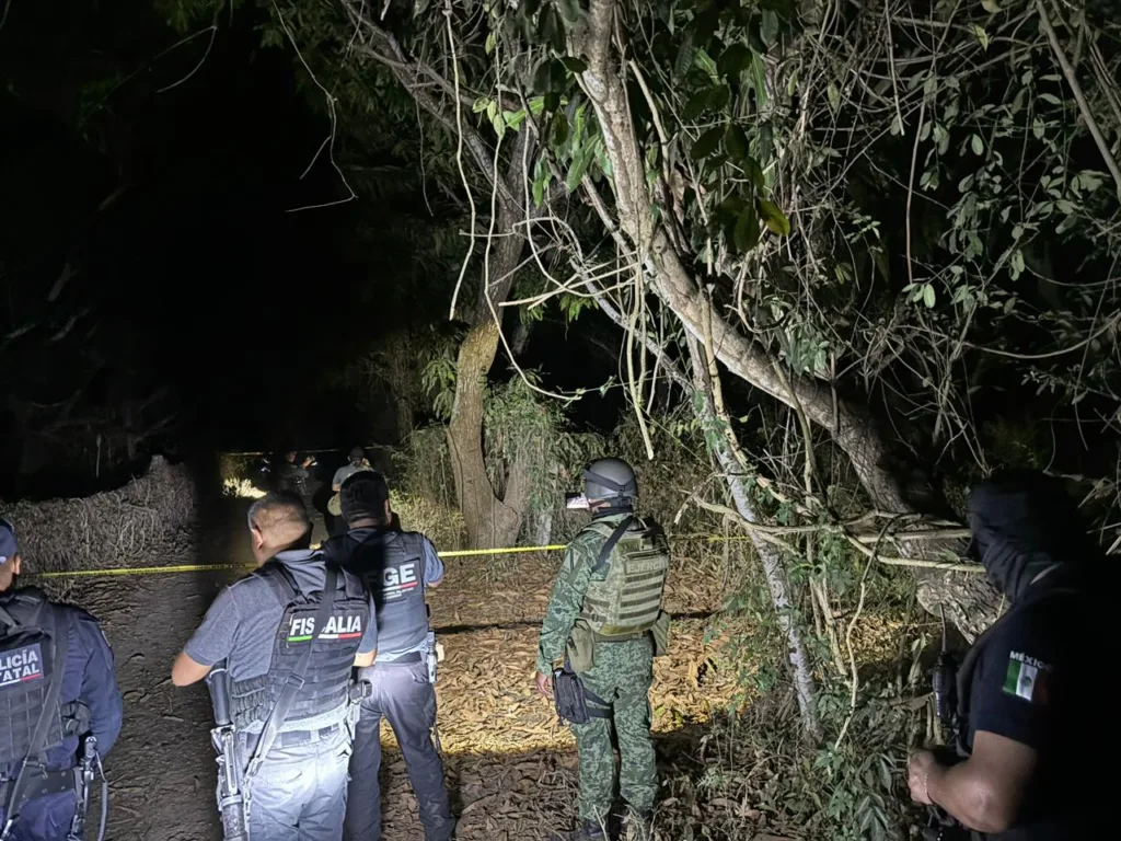 Encuentran cuerpo sin vida en camino de terracería a Las Peñitas, Lázaro Cárdenas