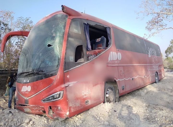 Accidente de autobús en Campeche deja 10 heridos