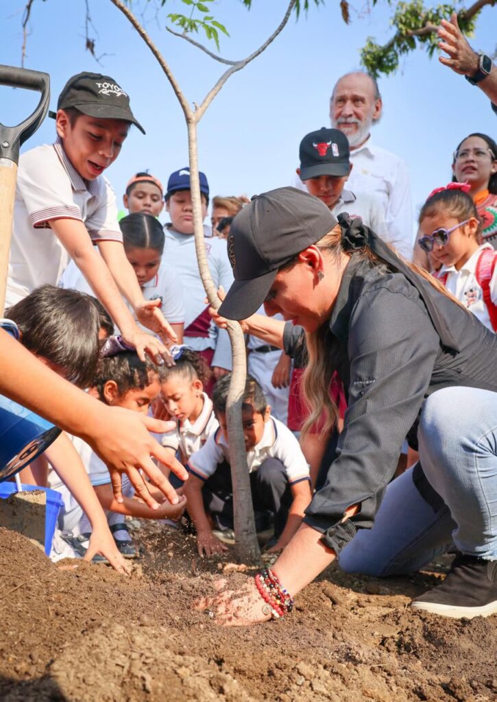 Encabeza Evelyn Salgado el arranque de la campaña Reforestando Guerrero 2024 en el parque Papagayo