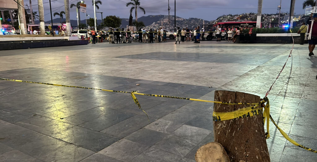 En Acapulco… Lanzan explosivo en pleno Zócalo; 9 lesionados