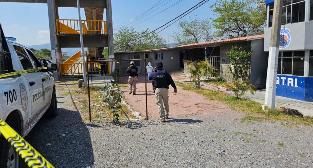 En el bulevar Chilpancingo- Petaquillas… Muere motociclista al impactarse con un muro