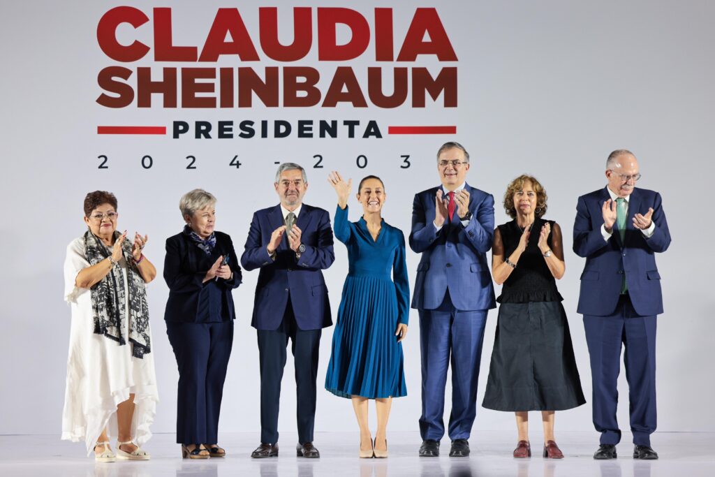 Son hombres y mujeres con experiencia, afirma Claudia Sheinbaum al presentar primera parte de su gabinete
