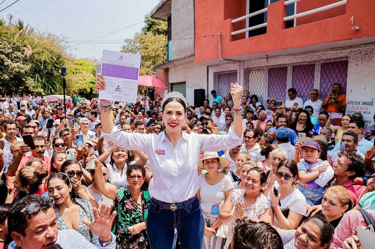 Liz Tapia, la primera mujer Presidenta en la historia de Zihuatanejo