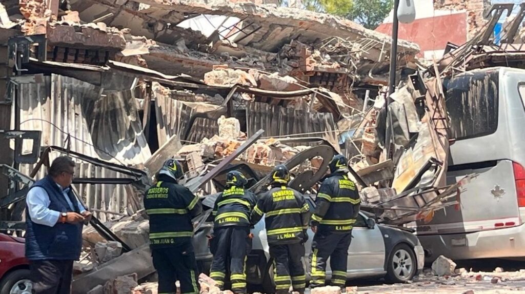 Se derrumba el edificio “El Patio” ubicado en alcaldía Cuauhtémoc en CDMX