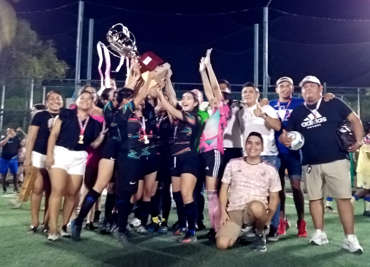 La Pasadita, campeón femenil en la Plaza Real