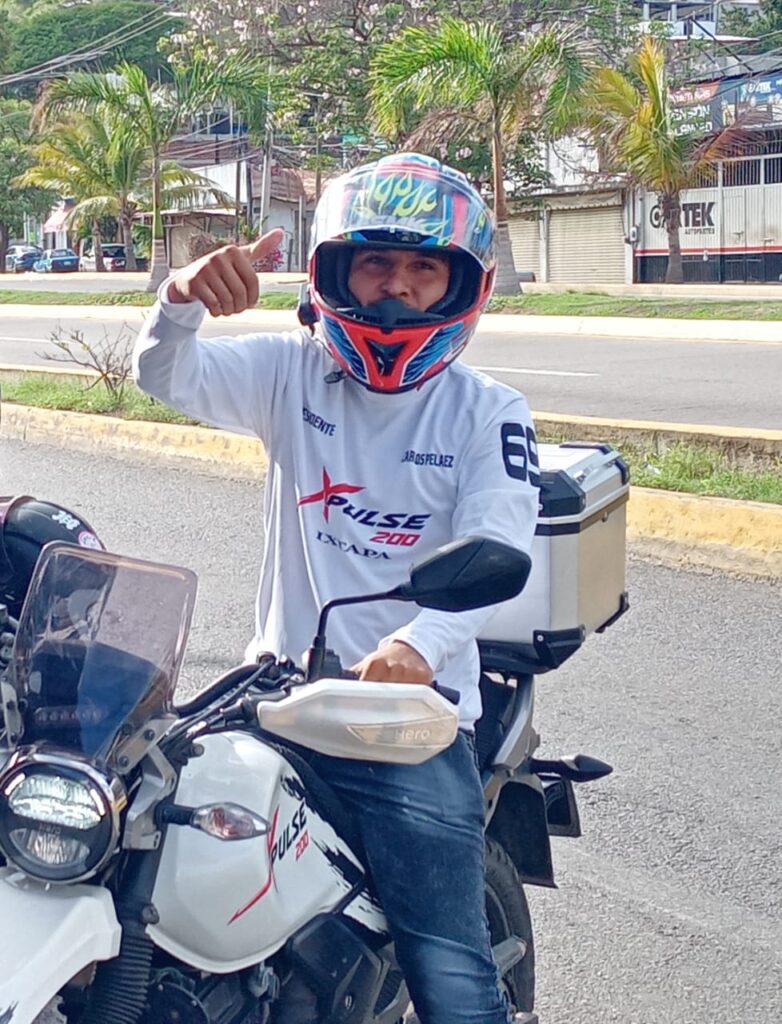 Rodada de motos culmina en el Paradero Ruta 200 en Los Achotes