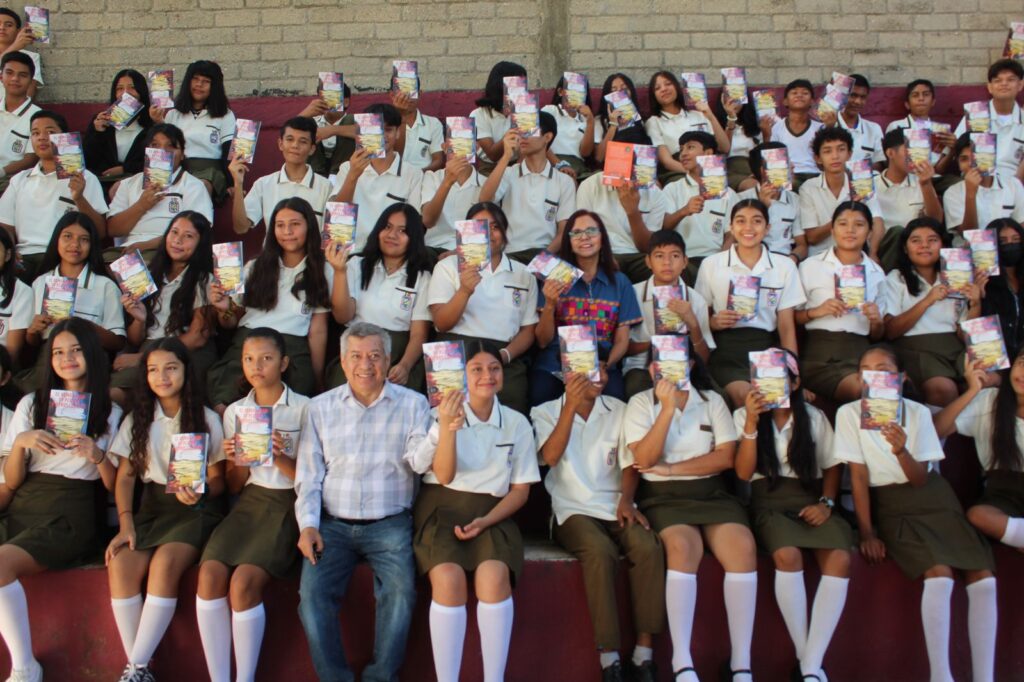 La SEG y Fundación BBVA México otorgarán becas a estudiantes de secundaria y preparatoria