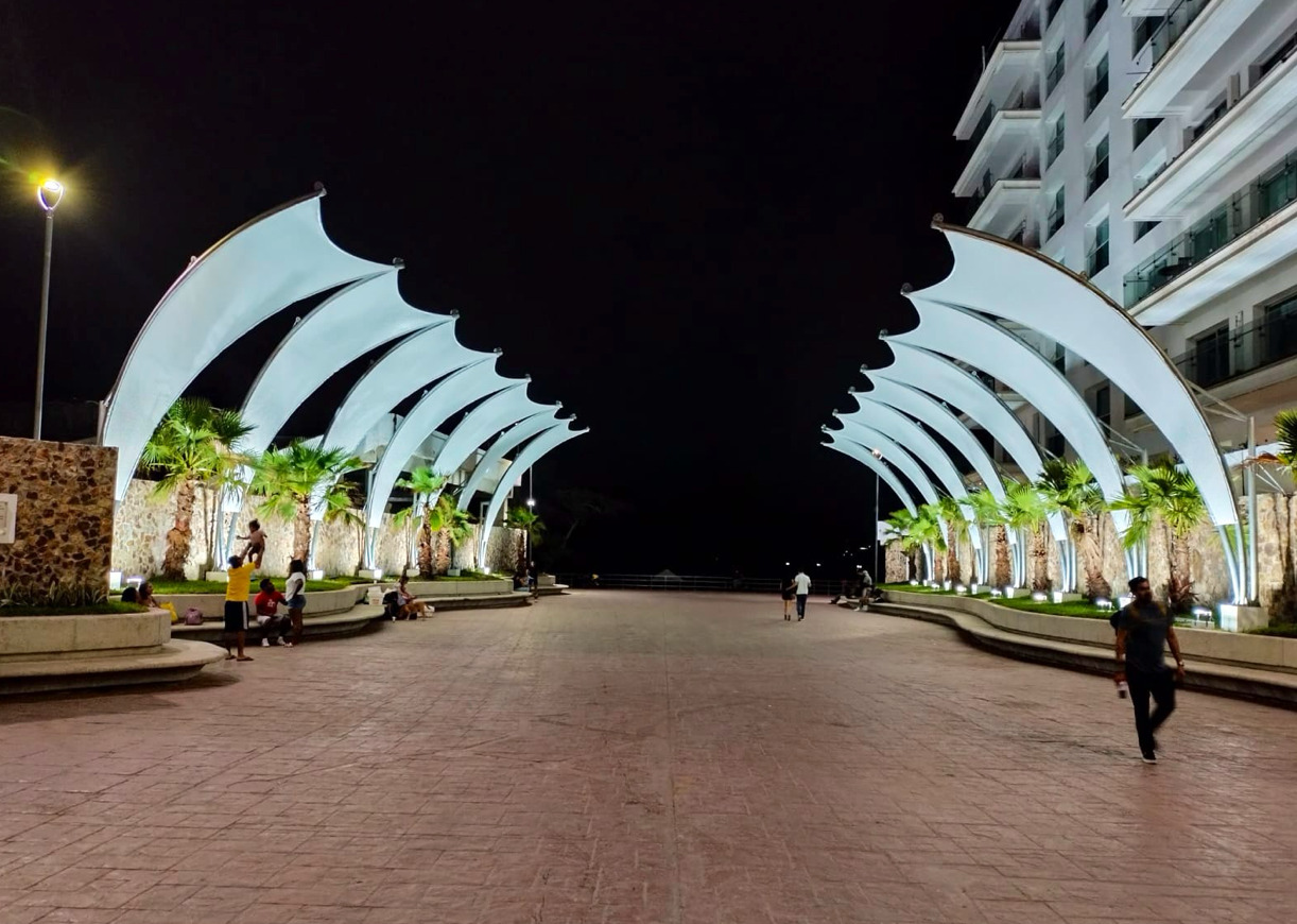 Rehabilitó gobierno de Guerrero la plaza Quebec en Acapulco