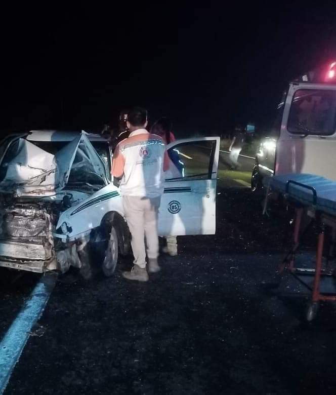 Un lesionado deja un choque en Tecpan