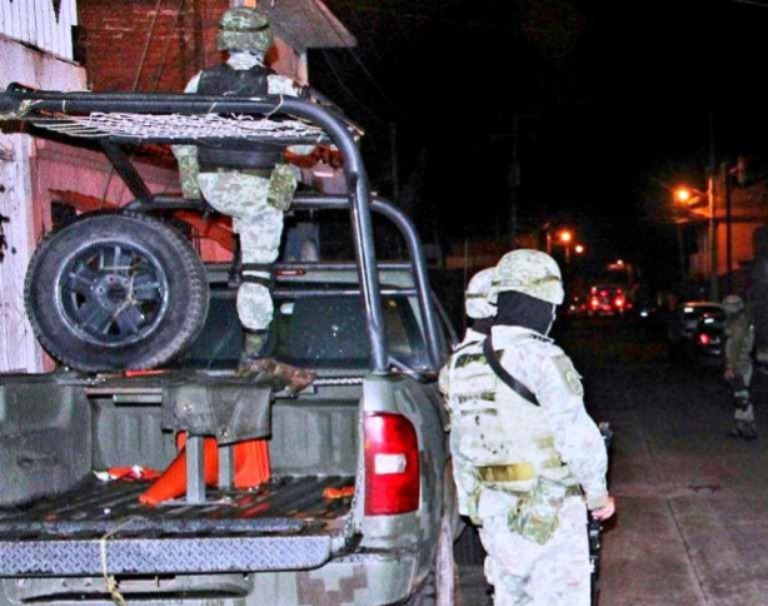 Enfrentamiento entre militares y civiles armados en Michoacán deja 7 muertos