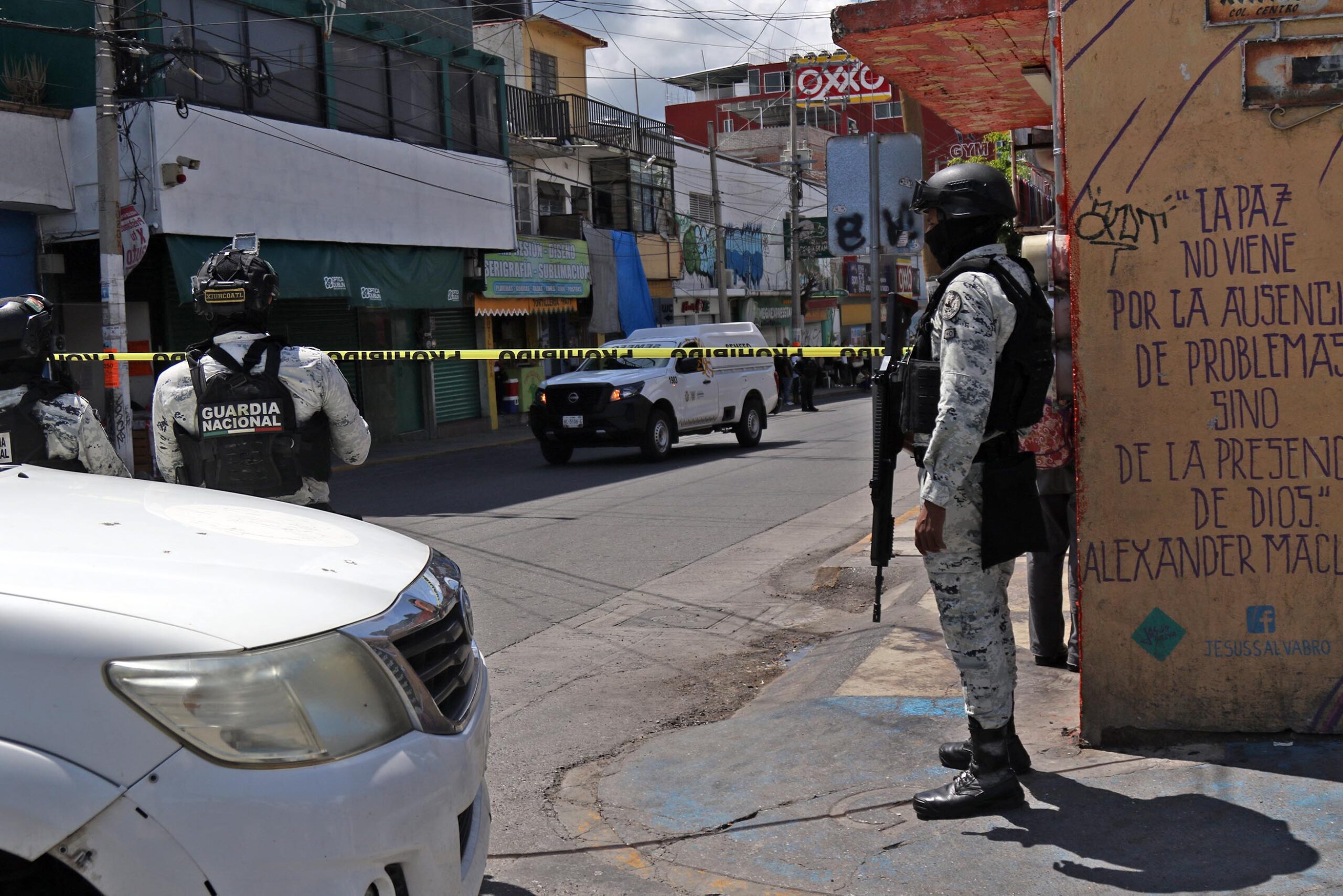 Ejecutan de varios balazos al dueño de la taquería El Chivo Feliz, en Chilpancingo