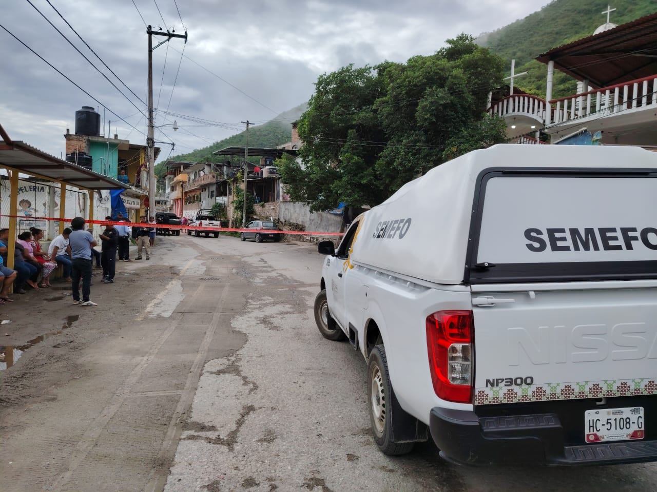 Se suicidó un hombre atrás de la iglesia de Tepechicotlán; se colgó del cuello