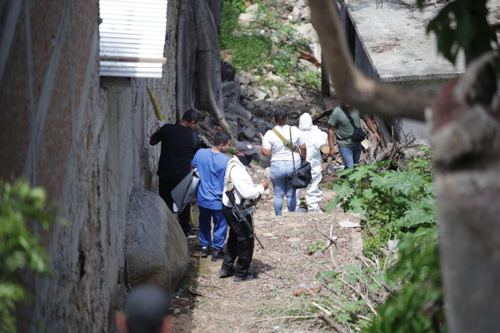 Hallan restos humanos en bolsas negras, en Acapulco