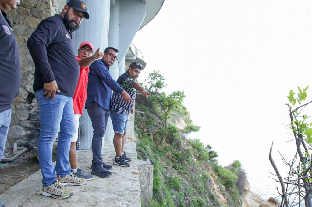 Gobierno de Evelyn Salgado realiza Jornada Integral de Limpieza y Reordenamiento en la Quebrada y playa Manzanillo