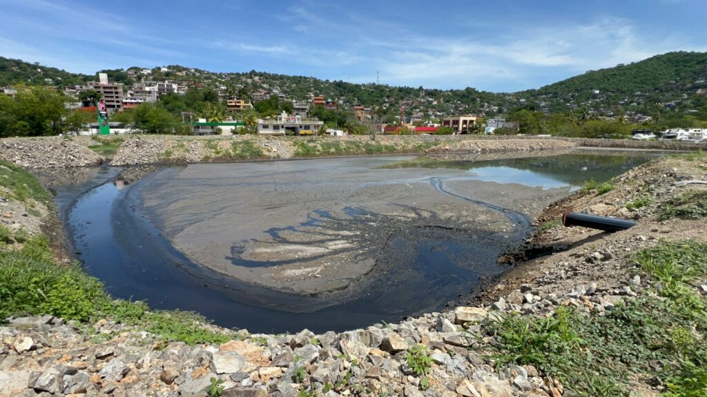 Dragado de Las Salinas lleva buen avance; estará concluido a tiempo