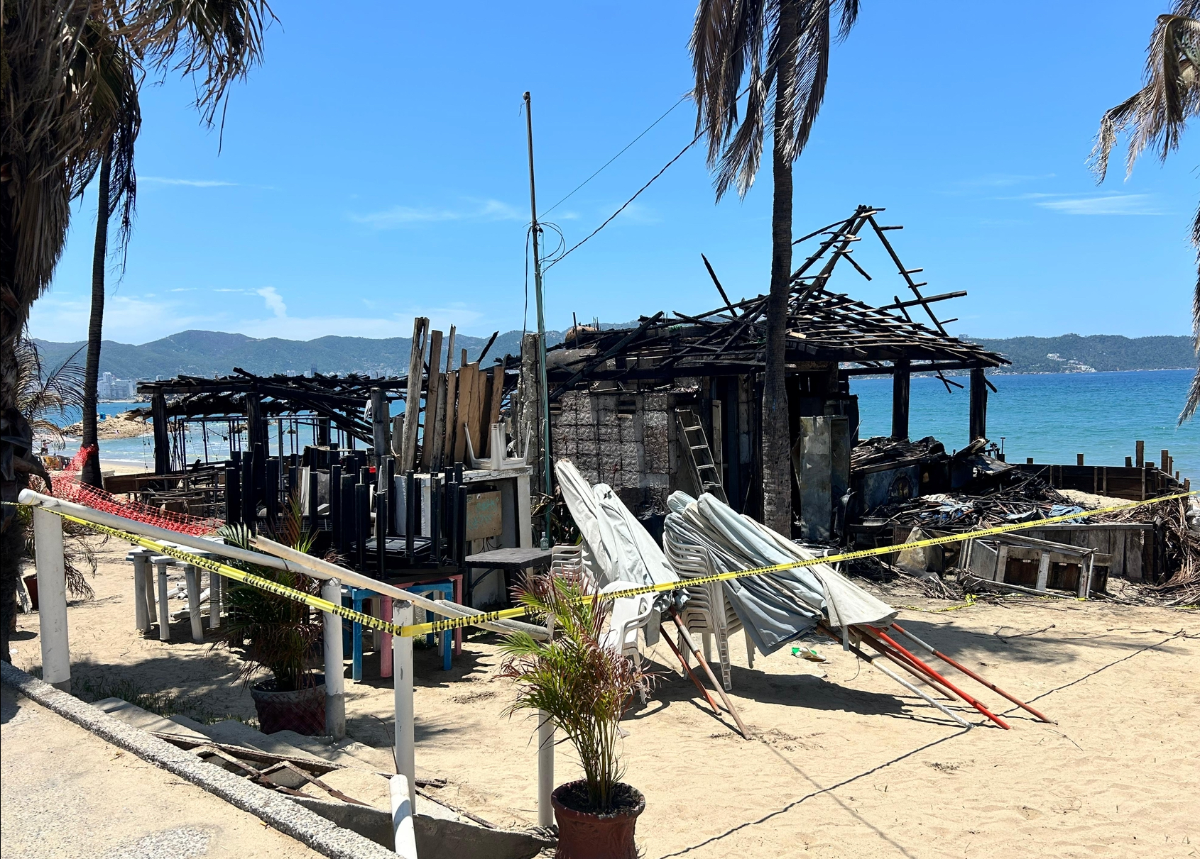 En Acapulco… Por una fuga de gas se incendiaron los tres restaurantes, determina la FGE