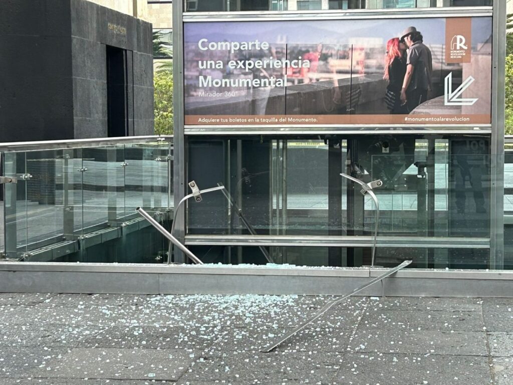 Muere trabajador tras caer del Monumento a la Revolución en CDMX