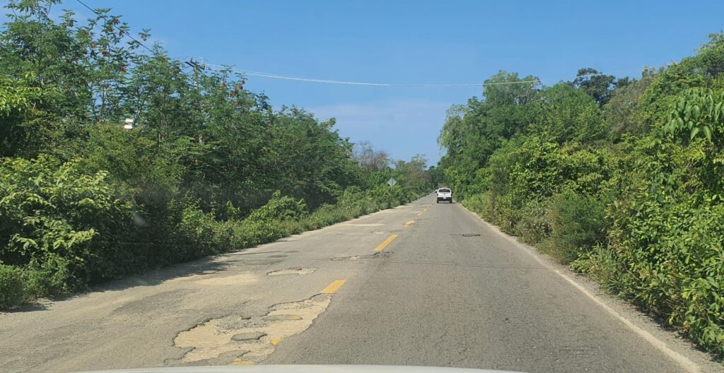 Empresarios turísticos de playa Cayaquito también exigen reparación del tramo carretero