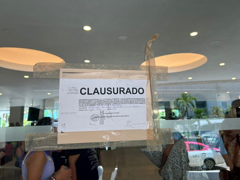 Clausura Ecología de Acapulco hotel Emporio por verter aguas residuales a la vía pública