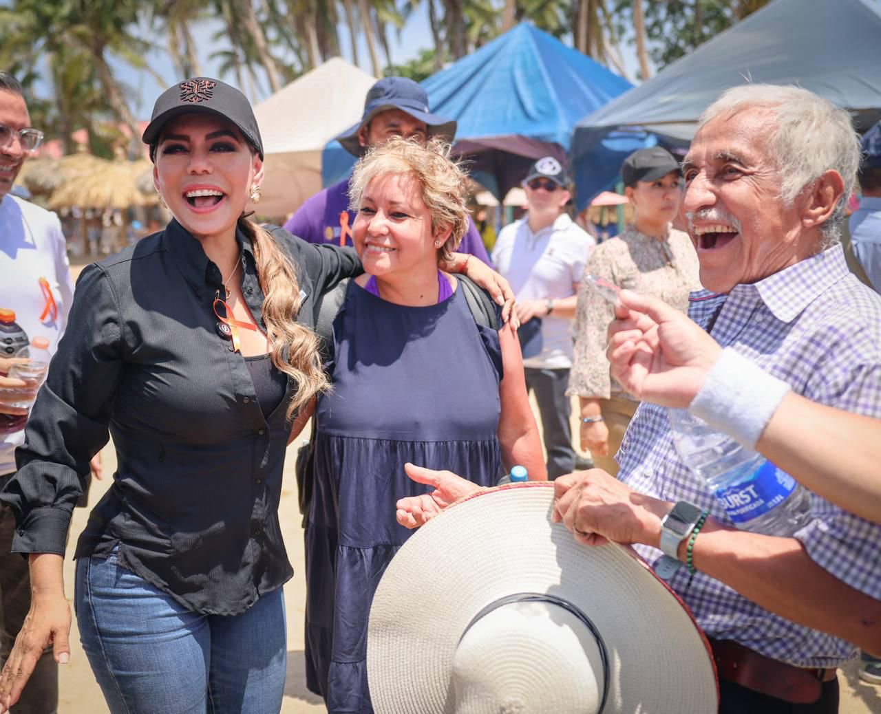 Supervisa Evelyn Salgado acciones del Operativo de Verano 2024 y recorre playas de Acapulco