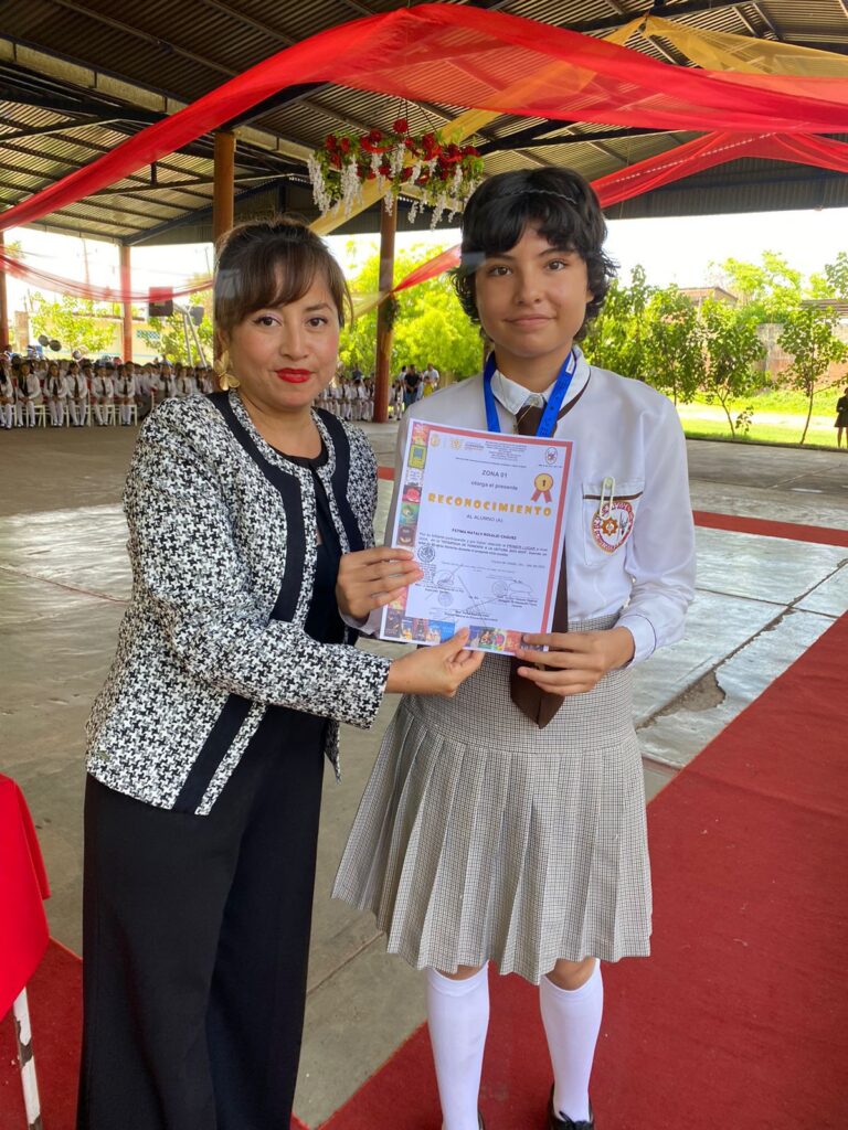 Gana concurso de lectura la estudiante Fátima Rosales Chávez, de la región Tierra Caliente