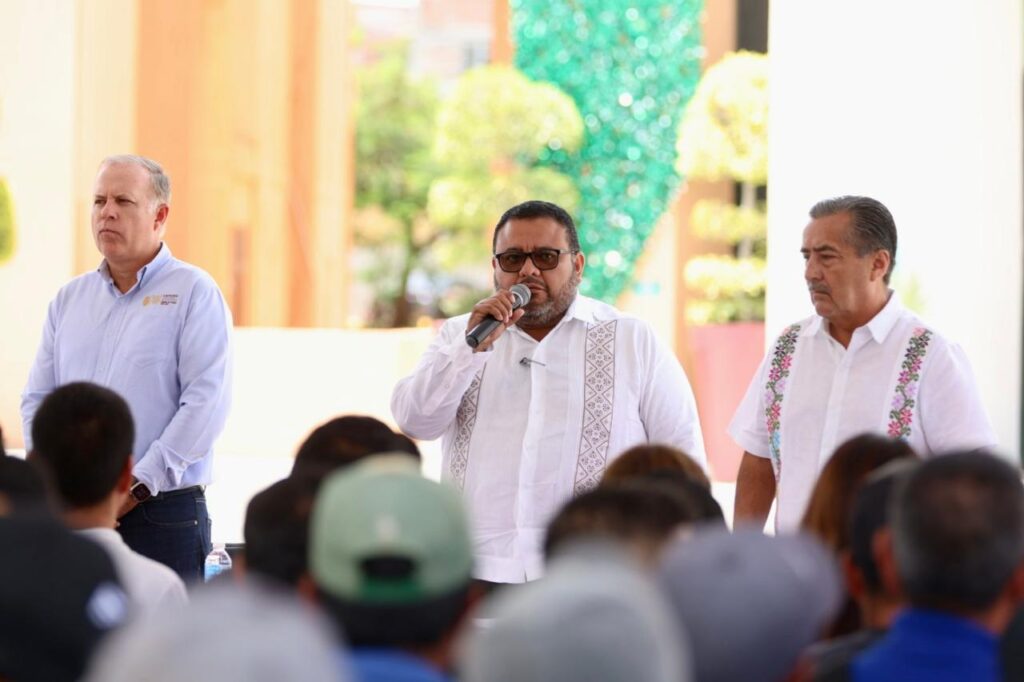 Atiende Evelyn Salgado demandas de comisarios de la región Centro y Montaña