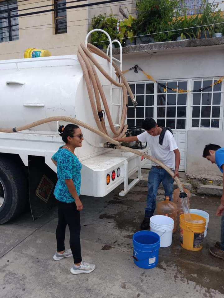 Denuncian falta de agua potable en colonias de Tecpan