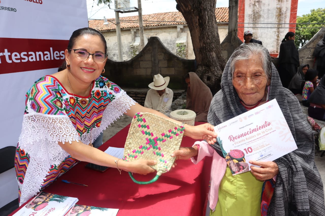 Entregan 23 premios del décimo Concurso Artesanal de Palma tejida de Tlamacazapa 2024: SEFODECO