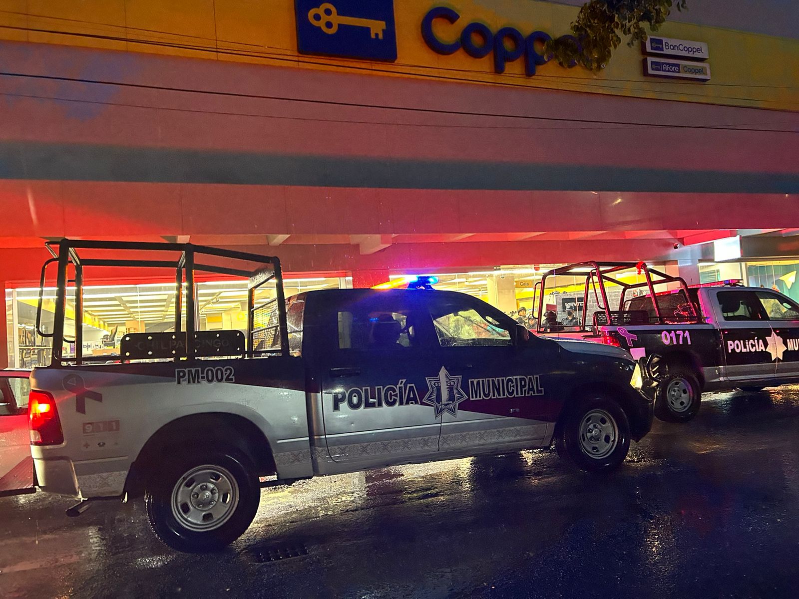 Asaltan 4 hombres armados una tienda Coppel, en Chilpancingo