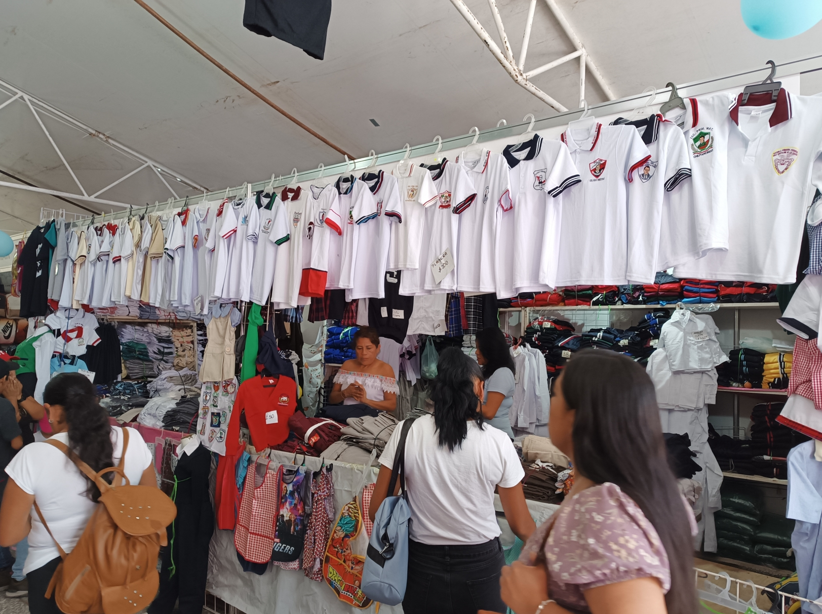 En Chilpancingo… Son bajas las ventas de útiles escolares en la feria “Regreso a clases”: comerciante