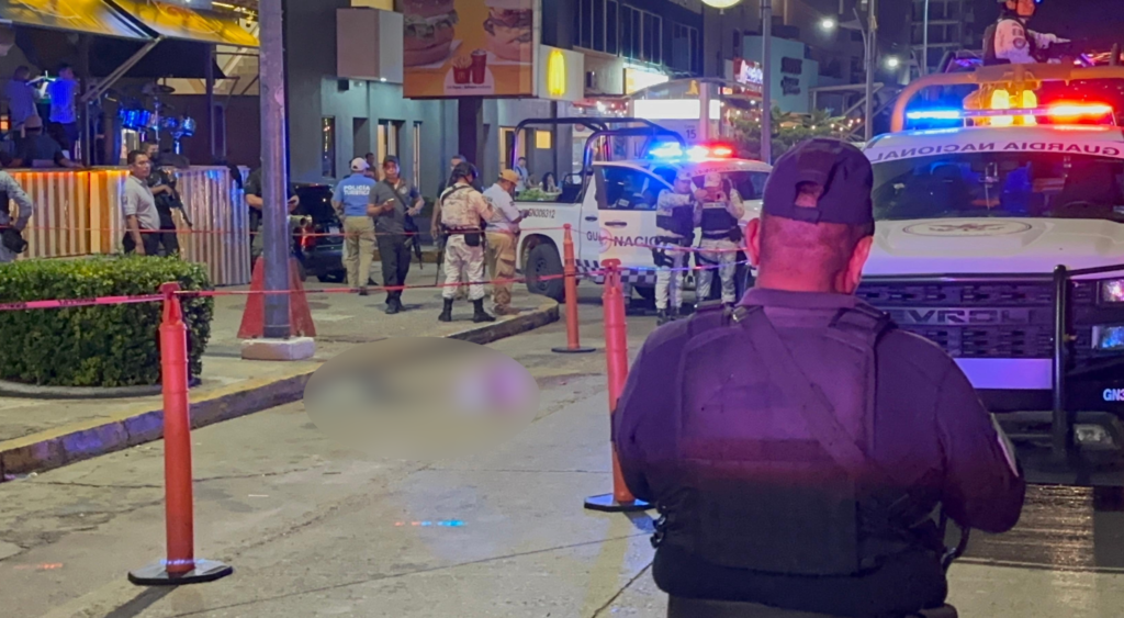 Arrojan la cabeza de un hombre en la avenida Costera de Acapulco