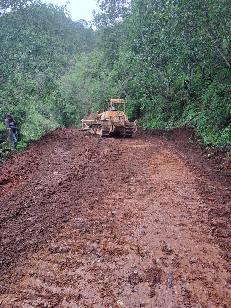 Instruye Evelyn Salgado atender a pobladores de Quiahuitlatzala, municipio de Copanatoyac