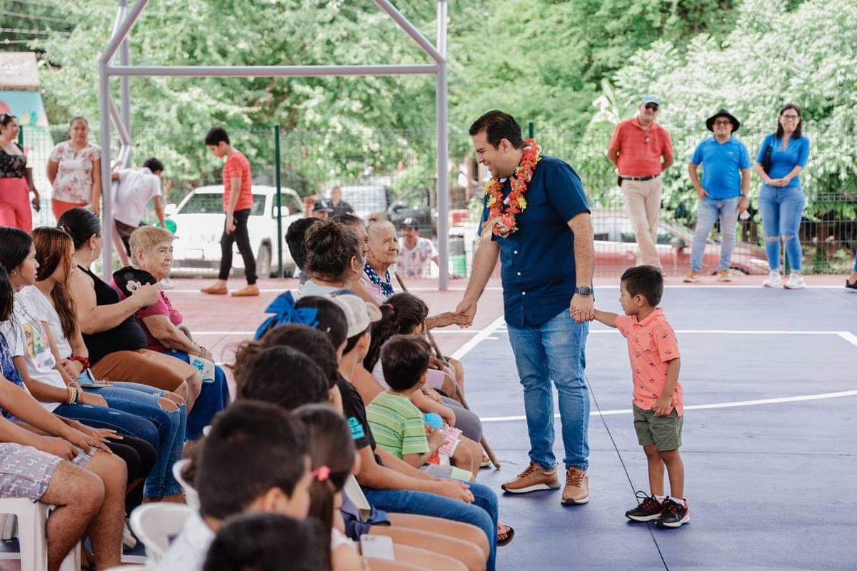 Jorge Sánchez Allec entrega espacio deportivo en la Sierra del Municipio