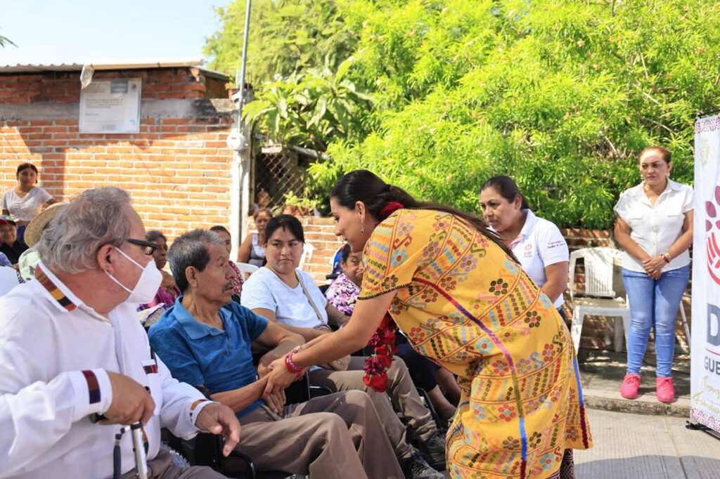 Continúa Evelyn Salgado acercando los programas sociales en favor de las familias guerrerenses