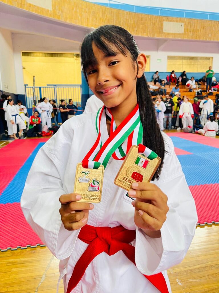 Harumi Sánchez Manrriquez doble campeona Nacional.