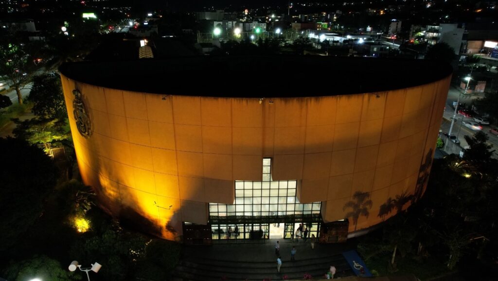 Iluminan en color dorado el Congreso, en el marco del mes de concientización del cáncer infantil