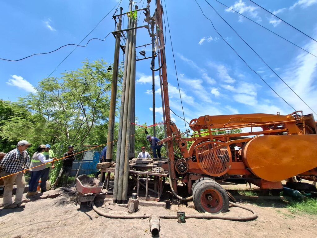 Fortalece Evelyn Salgado los servicios básicos, instruye la construcción de pozo profundo en Tepecoacuilco