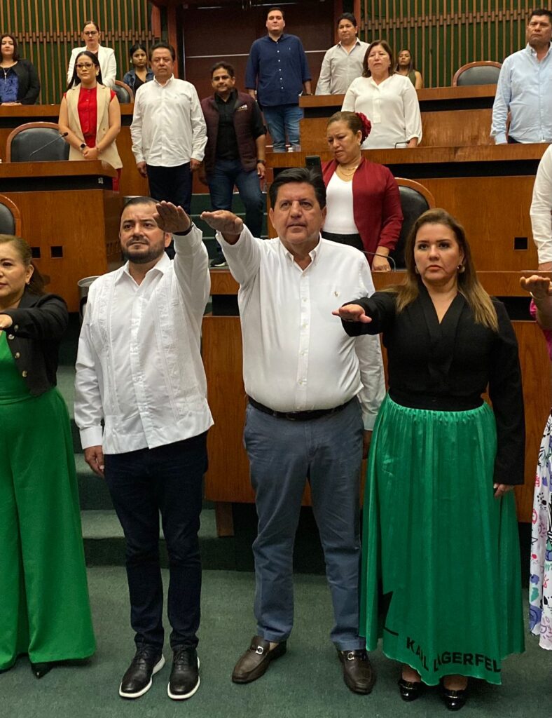 Alejandro Bravo rinde protesta como secretario de la Jucopo en el Congreso local