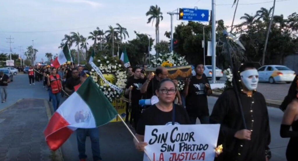 En Acapulco… Simulan un cortejo fúnebre del PoderJudicial de la Federación